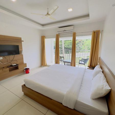Hotel Lets Stay Коччи Экстерьер фото