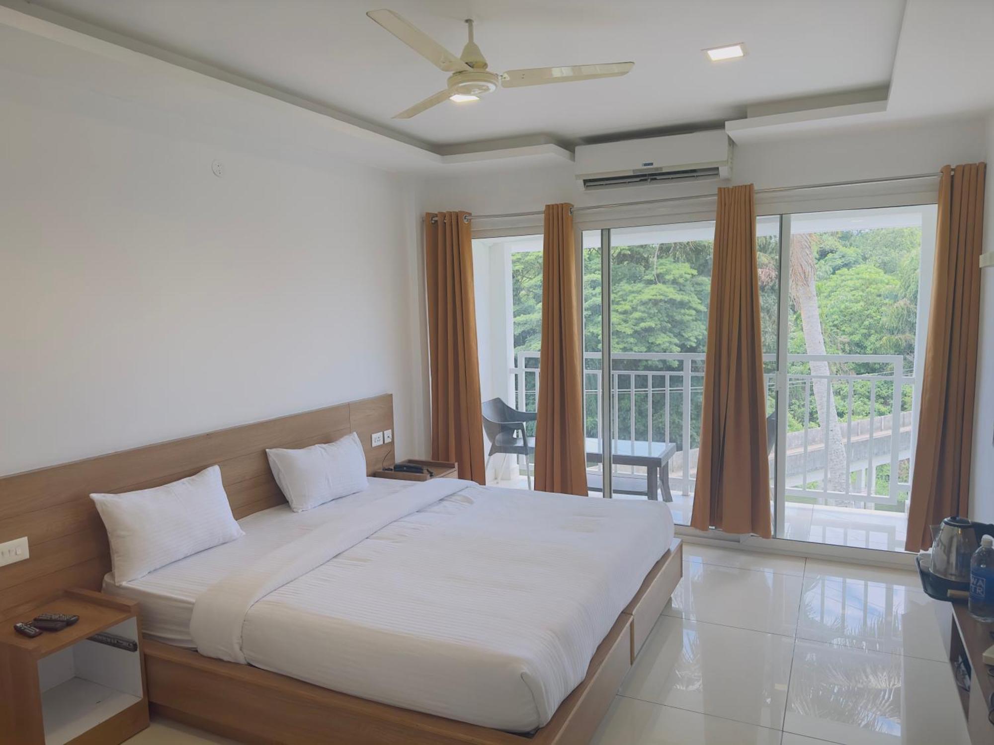 Hotel Lets Stay Коччи Экстерьер фото
