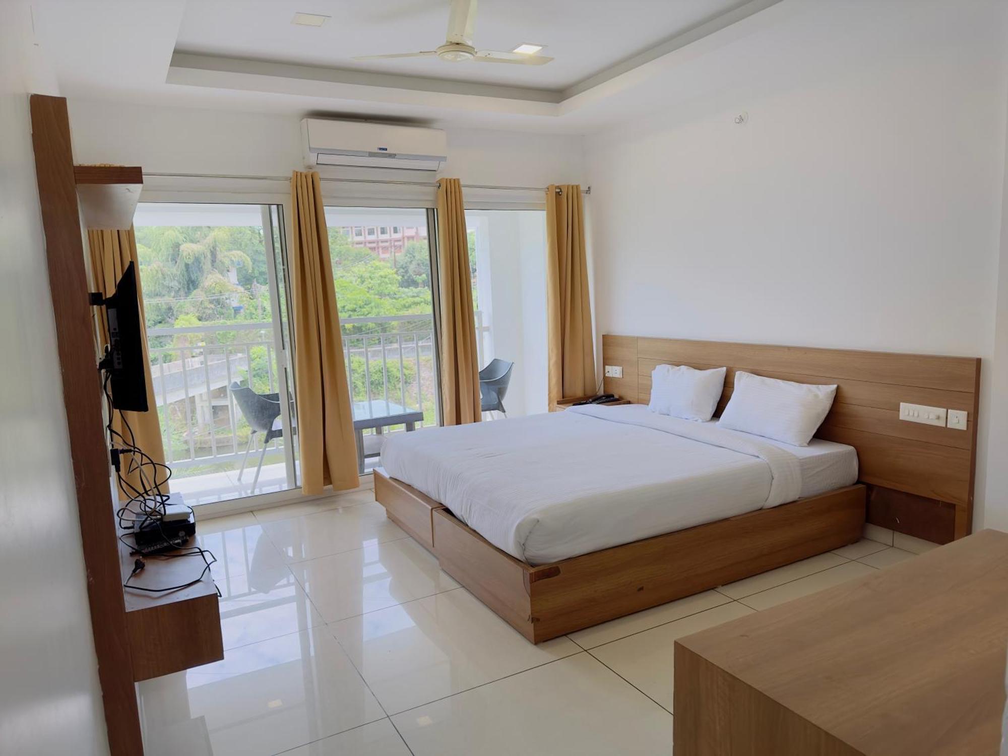 Hotel Lets Stay Коччи Экстерьер фото