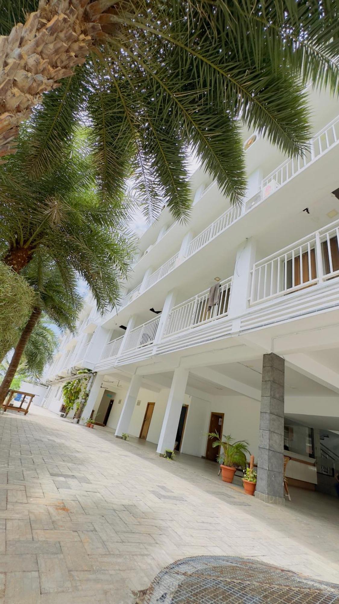 Hotel Lets Stay Коччи Экстерьер фото