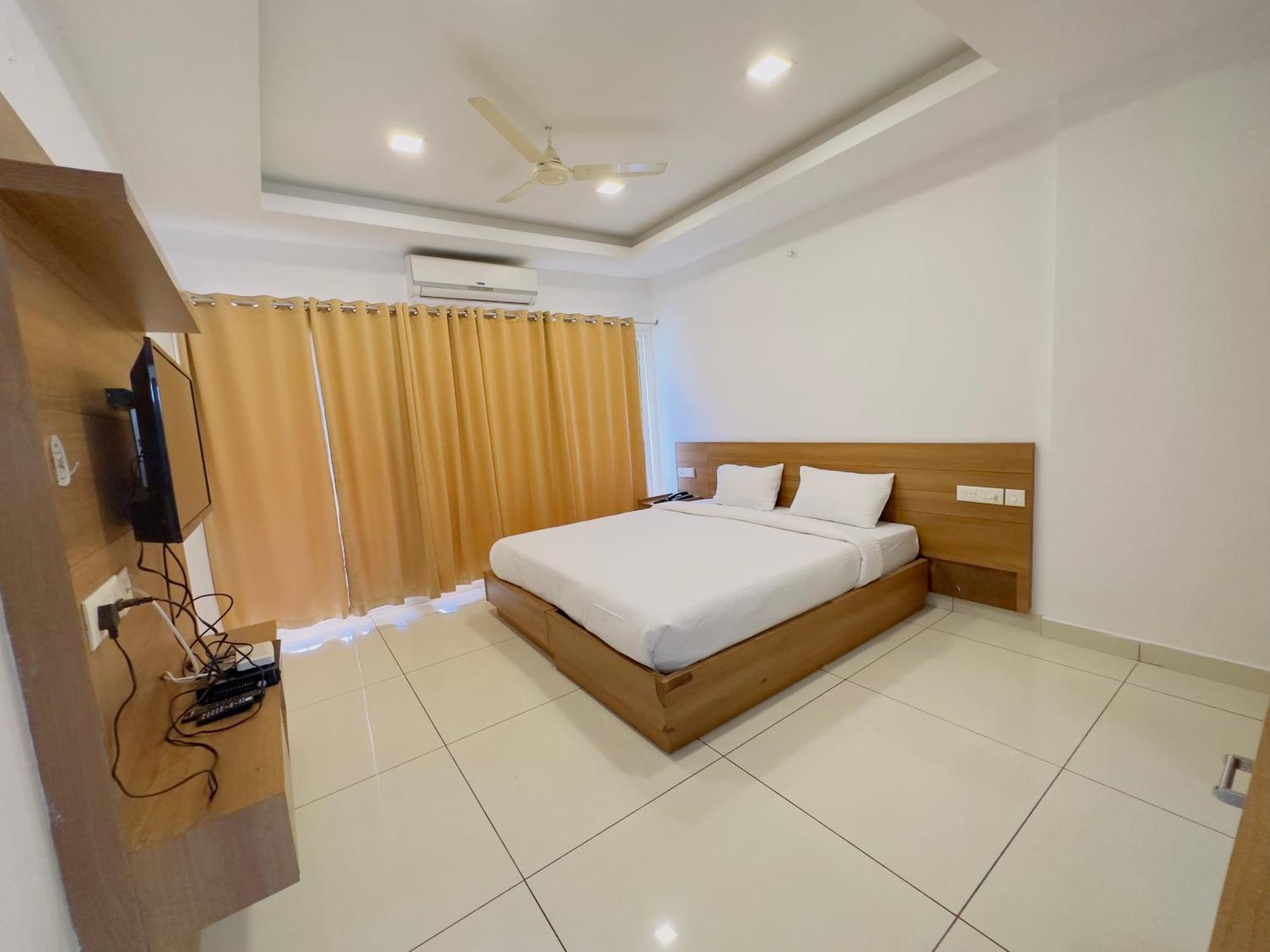 Hotel Lets Stay Коччи Экстерьер фото