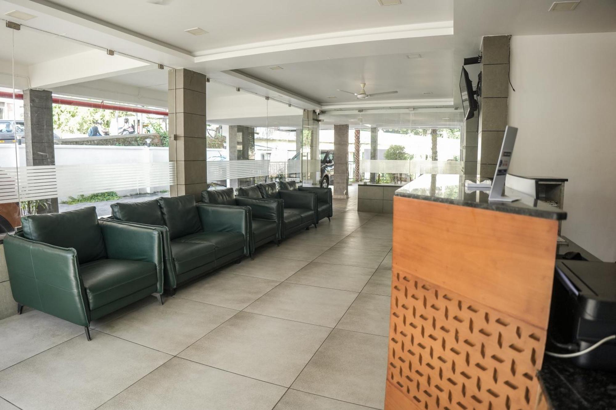 Hotel Lets Stay Коччи Экстерьер фото