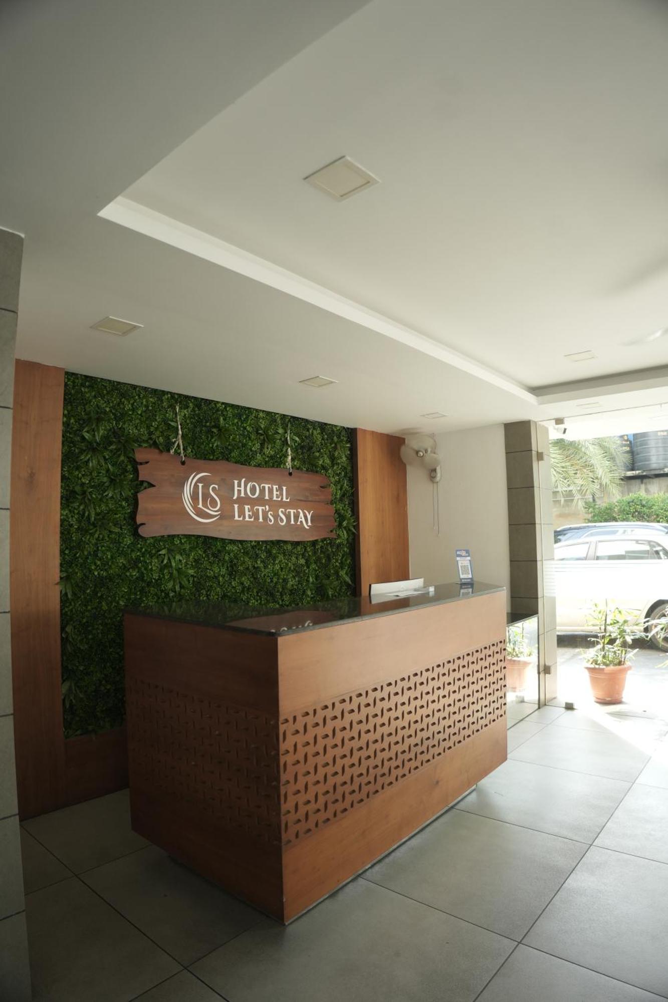 Hotel Lets Stay Коччи Экстерьер фото