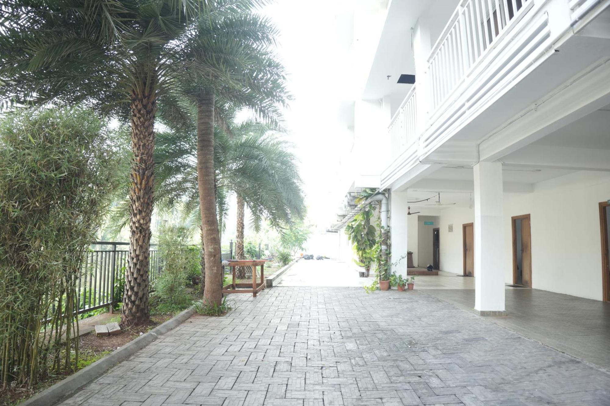 Hotel Lets Stay Коччи Экстерьер фото